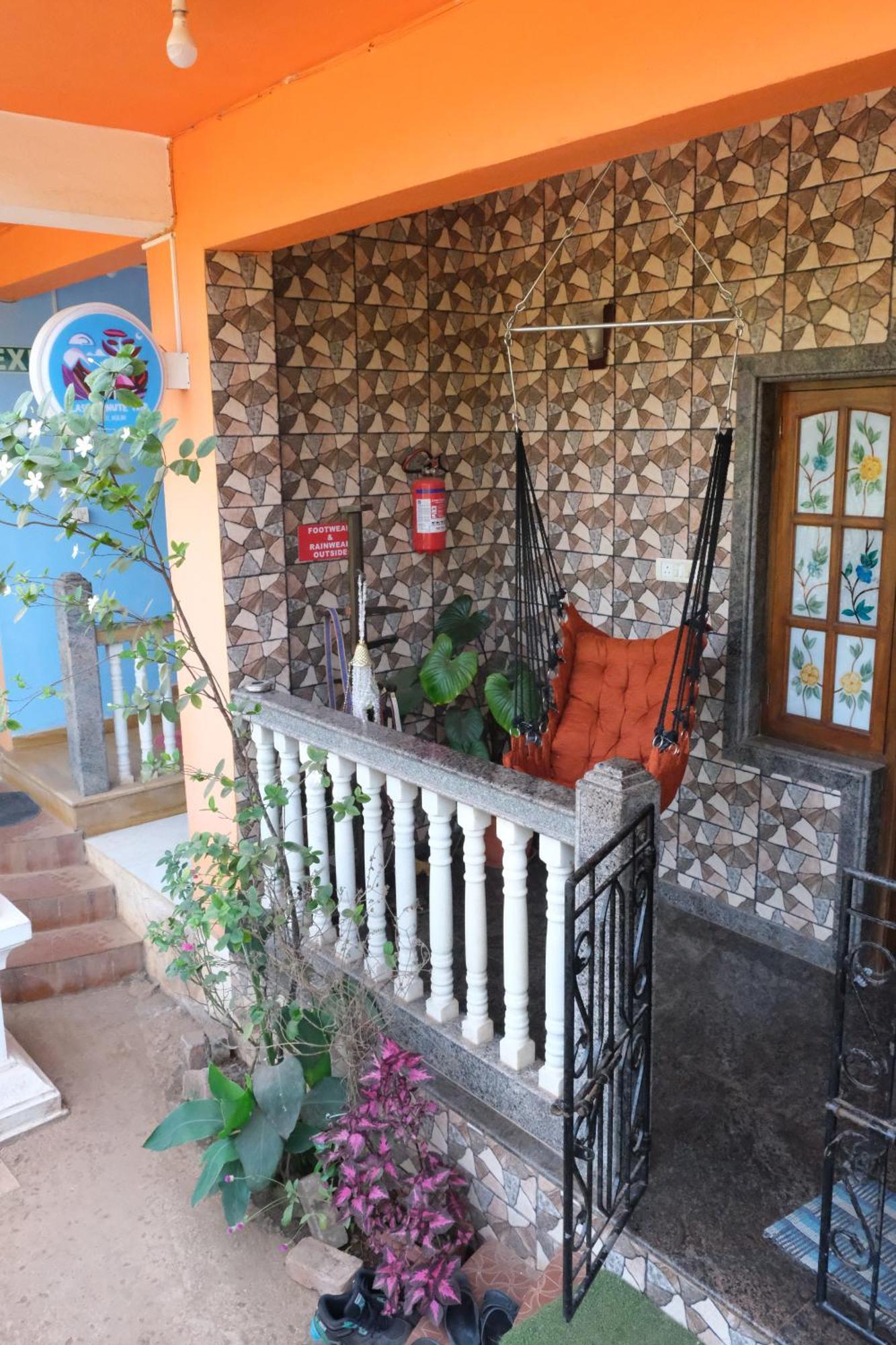 Last Minute Trip Hostel Morjim Bagian luar foto