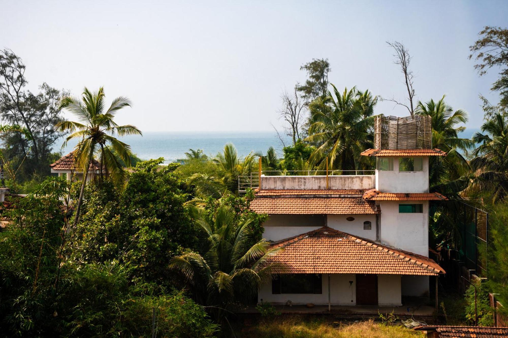 Last Minute Trip Hostel Morjim Bagian luar foto