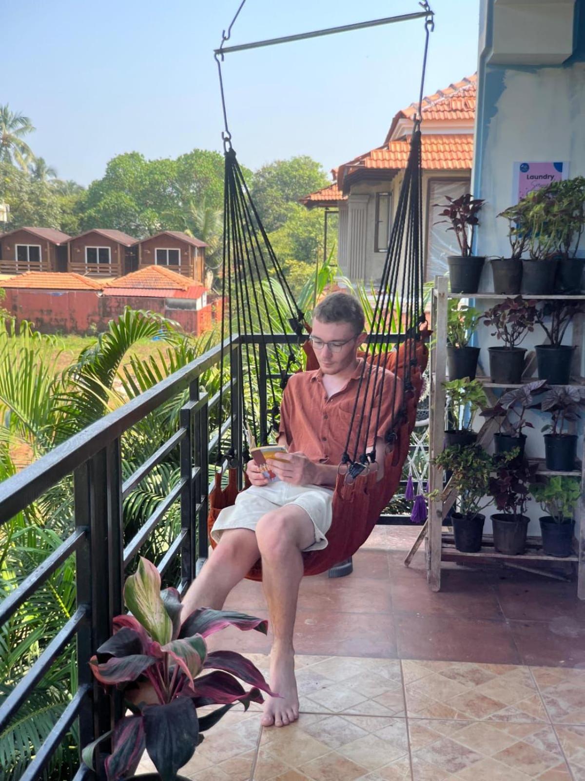 Last Minute Trip Hostel Morjim Bagian luar foto